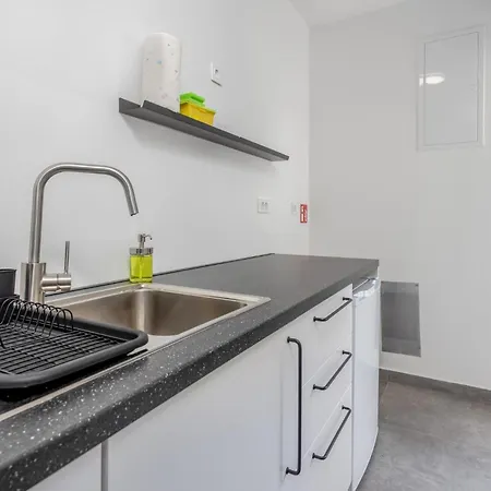 Anica Apartment *
